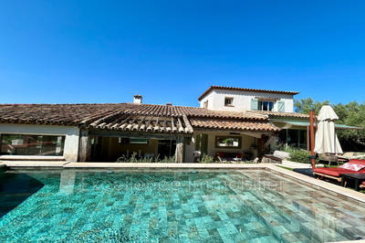Villa - 265 m² - 8 pièces