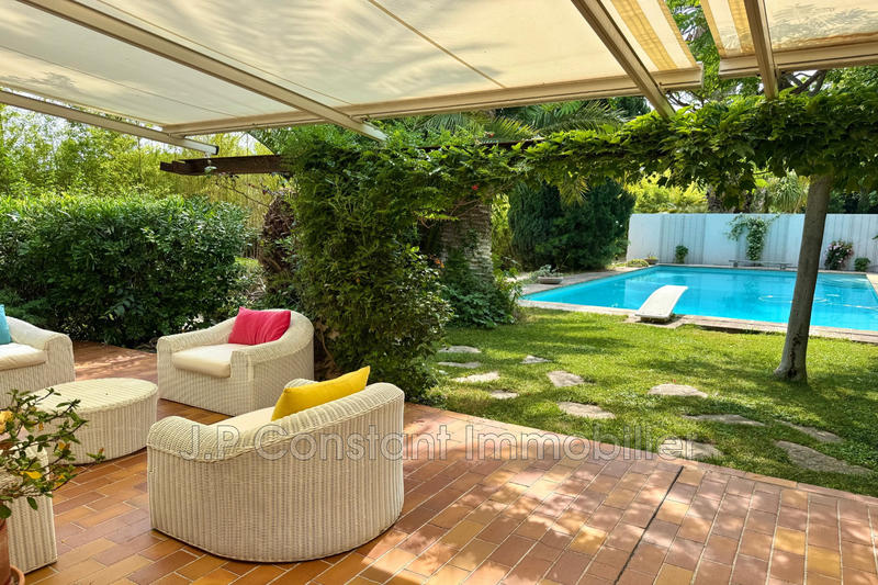 Maison - 260 m² - 6 pièces