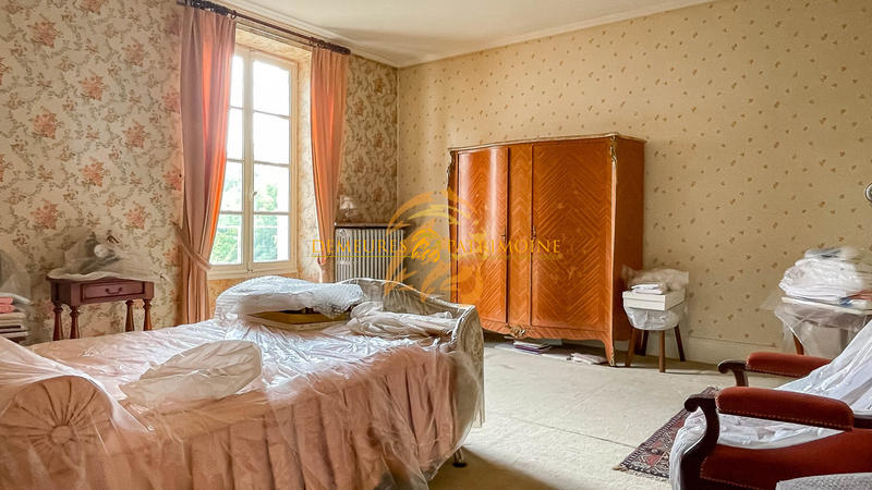 Maison - 254 m² - 4 pièces