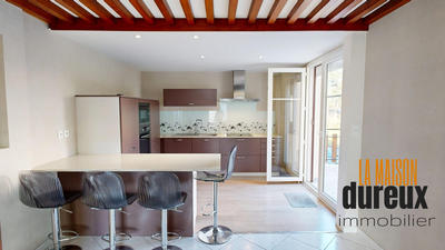 Maison - 159 m² - 6 pièces