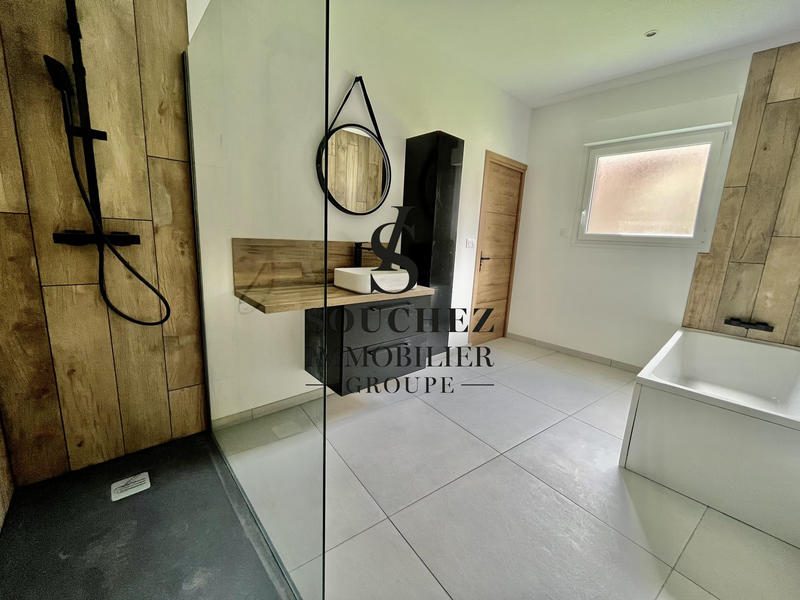 Maison - 197 m² - 6 pièces