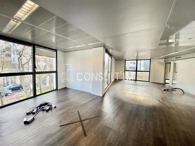 Bureau - 639 m²