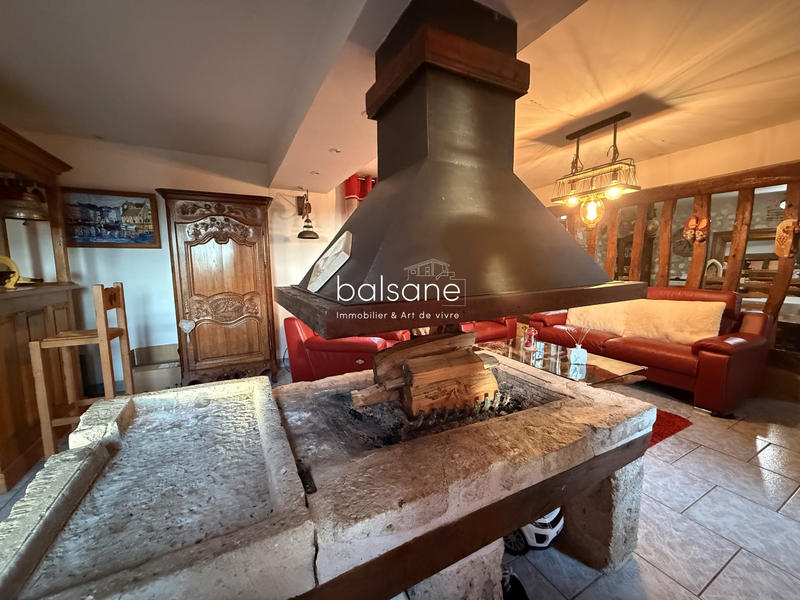 Maison - 226 m² - 8 pièces