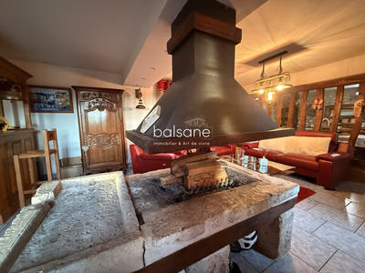 Maison - 226 m² - 8 pièces