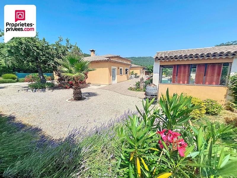 Villa - 203 m² - 7 pièces