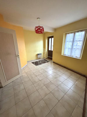 Maison traditionnelle - 141 m² - 8 pièces