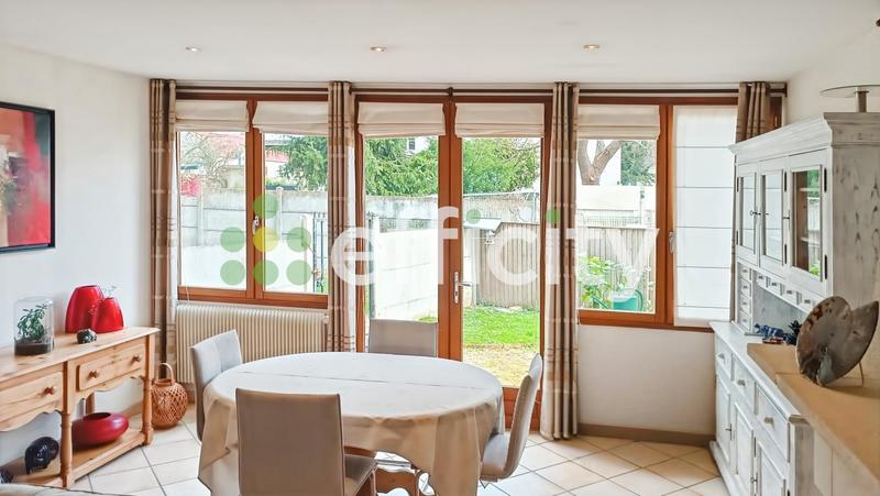 Maison - 176 m² - 9 pièces