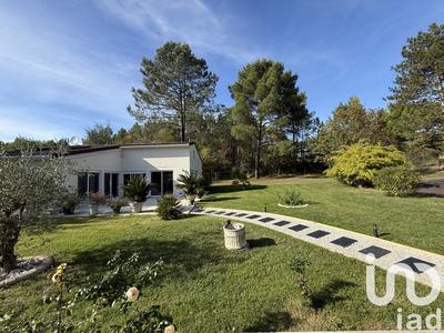 Maison - 166 m² - 8 pièces