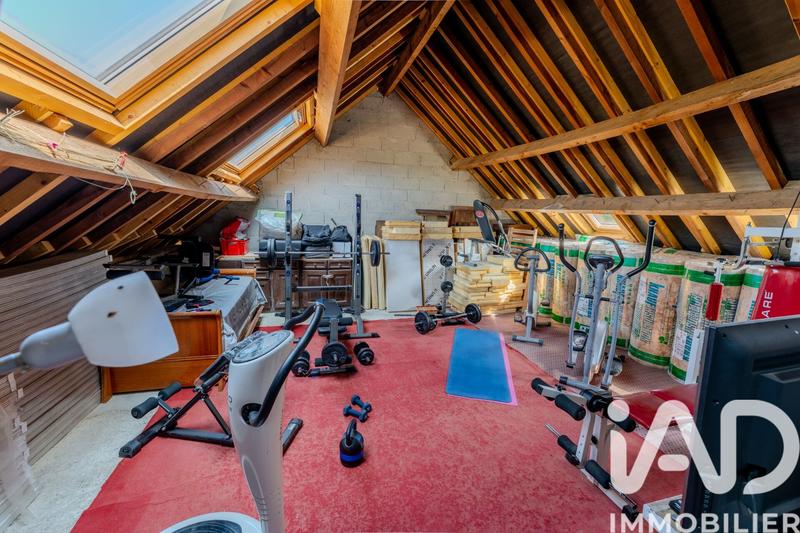 Maison - 250 m² - 9 pièces