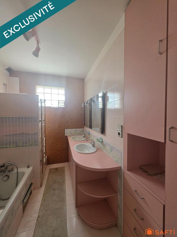 Maison - 355 m² - 11 pièces