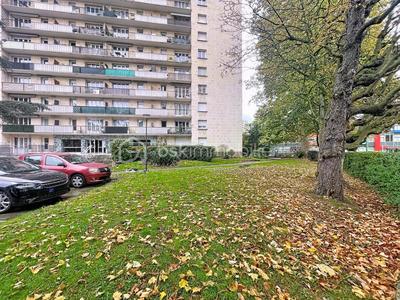 Appartement - 70 m² - 4 pièces