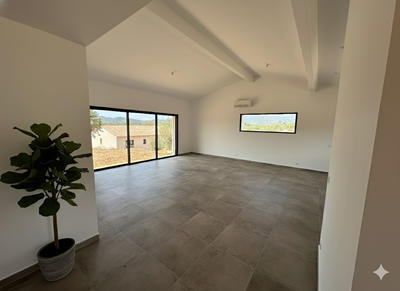 Maison - 105 m² - 4 pièces