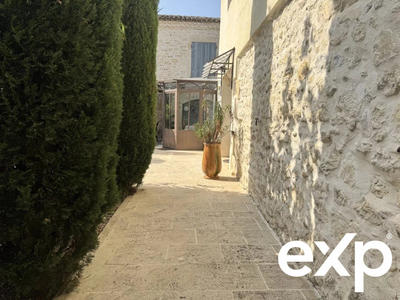 Maison - 300 m² - 7 pièces