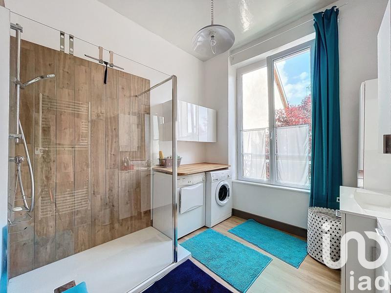 Maison - 325 m² - 12 pièces