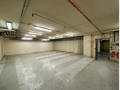 Local d'activité / Entrepôt - 183 m²