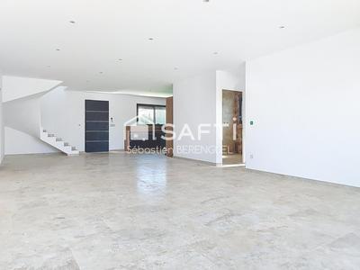 Maison - 143 m² - 5 pièces