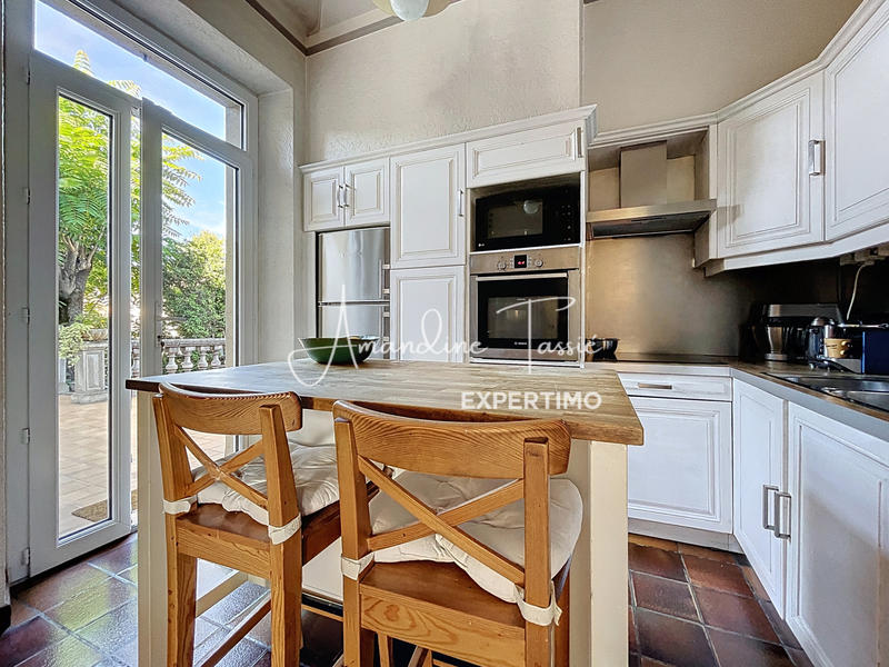 Maison - 202 m² - 7 pièces