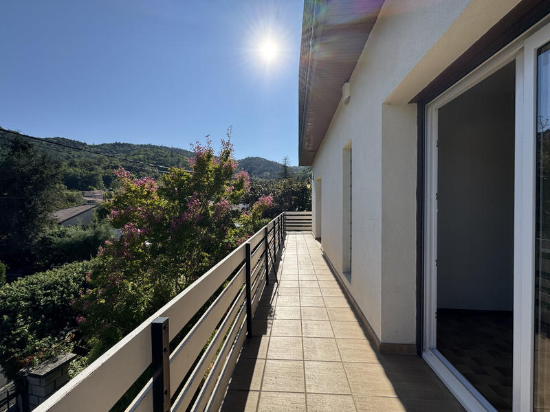 Maison - 226 m² - 8 pièces