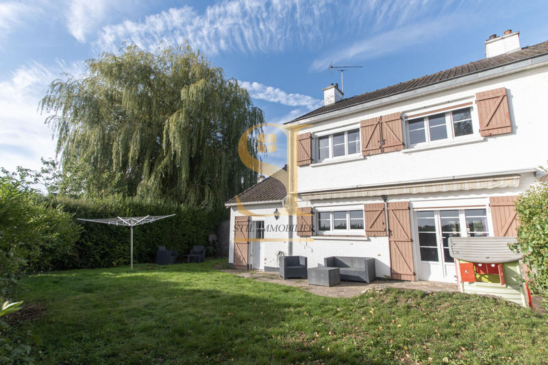 Maison - 99 m² - 6 pièces