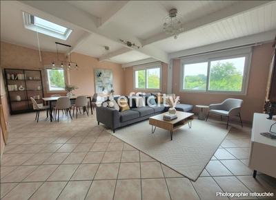 Maison - 184 m² - 7 pièces