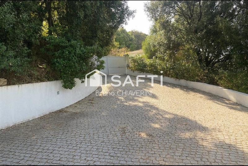 Maison - 219 m² - 4 pièces