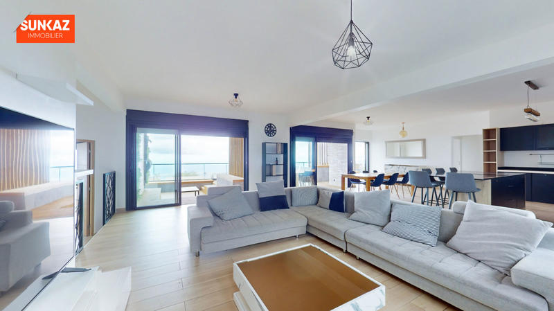 Maison - 144 m² - 5 pièces