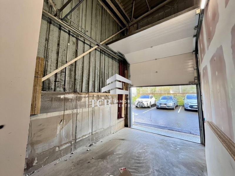 Local d'activités - 145 m²