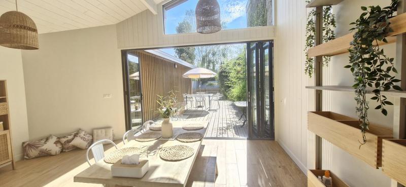 Maison - 241 m² - 8 pièces