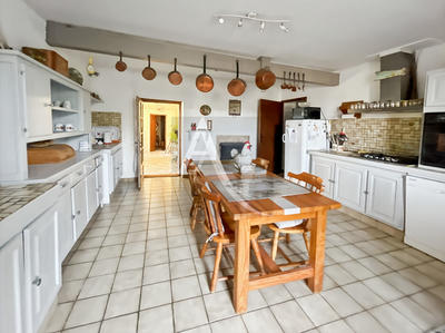 Maison - 170 m² - 8 pièces