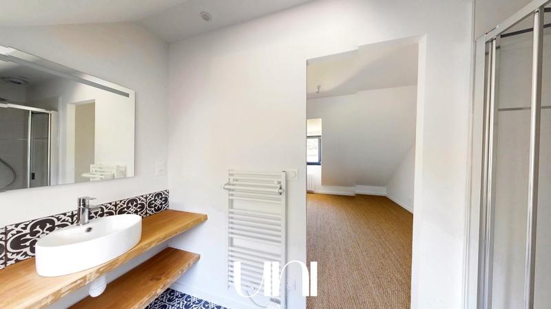 Maison - 205 m² - 7 pièces