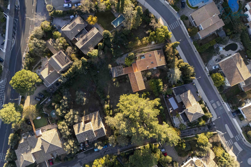 Maison traditionnelle - 215 m² - 8 pièces