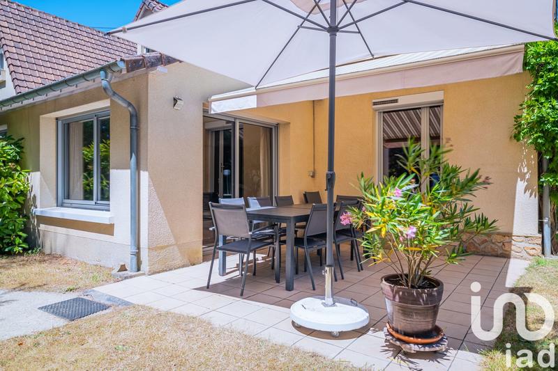 Maison - 182 m² - 9 pièces