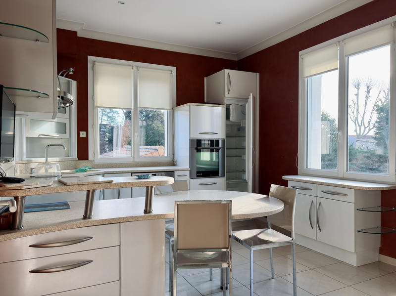 Maison - 182 m² - 6 pièces