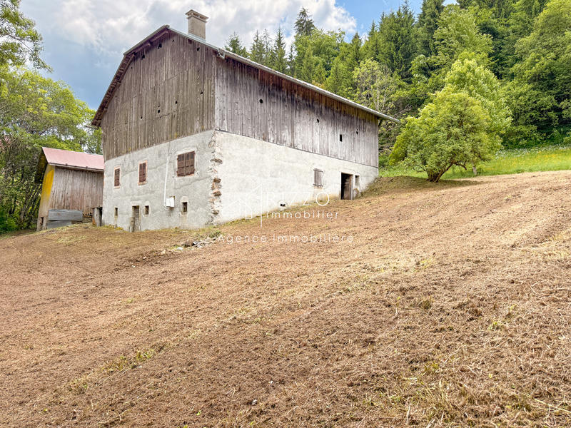Maison - 400 m² - 4 pièces
