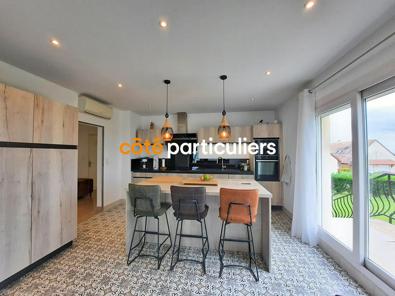 Maison - 313 m² - 10 pièces