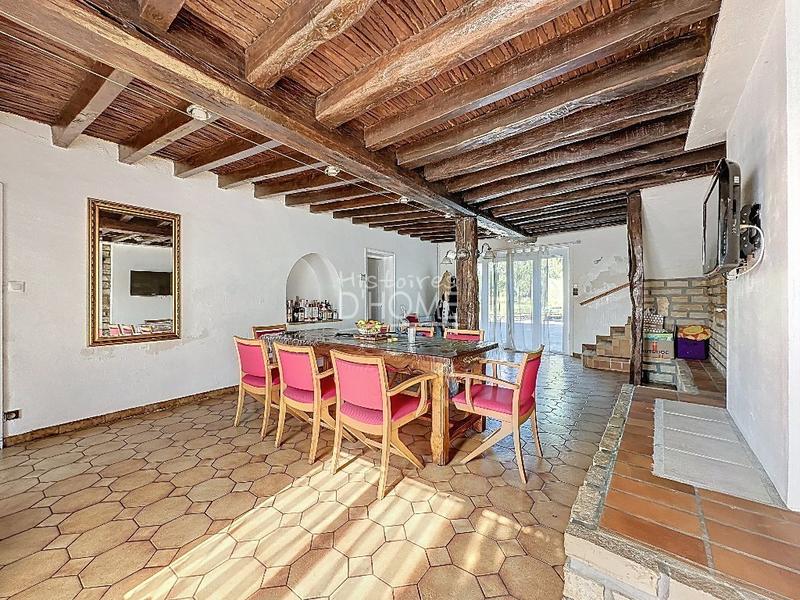 Propriété - 623 m² - 14 pièces