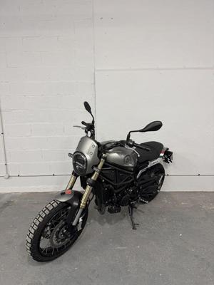 Benelli Leoncino 800 Trail