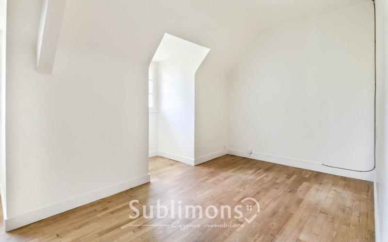 Maison traditionnelle - 131 m² - 6 pièces