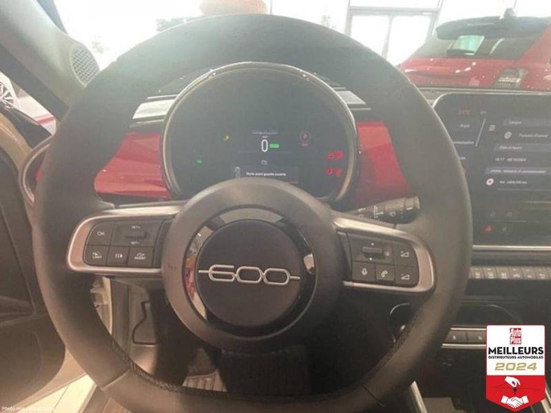 Fiat 600 54 kwh 156 ch red