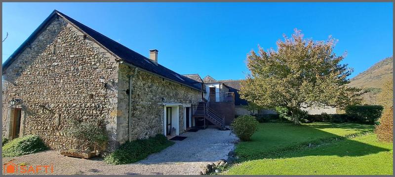 Maison - 416 m² - 13 pièces