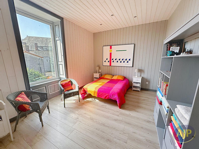 Maison - 350 m² - 12 pièces