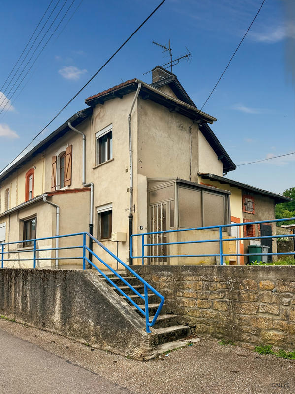 Maison - 90 m² - 5 pièces