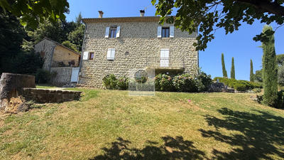 Maison - 218 m² - 7 pièces