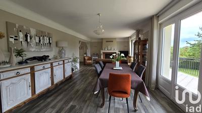 Maison - 170 m² - 8 pièces