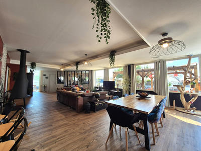 Maison - 215 m² - 5 pièces