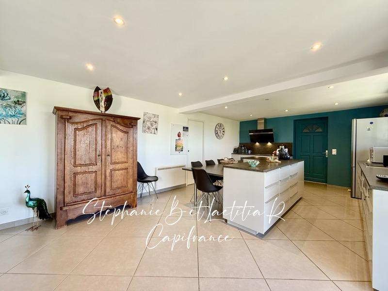 Propriété - 178 m² - 7 pièces