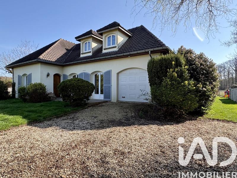 Maison - 140 m² - 9 pièces