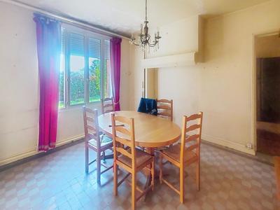 Maison - 143 m² - 8 pièces