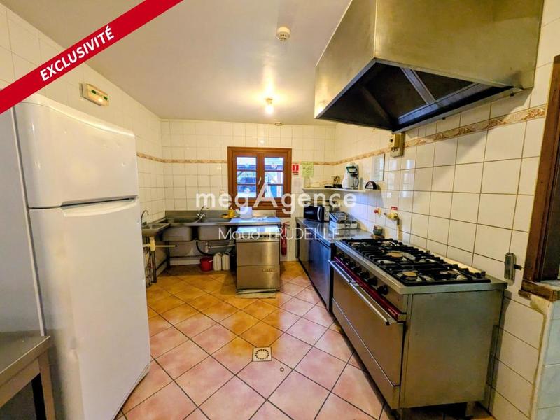 Maison - 408 m² - 14 pièces