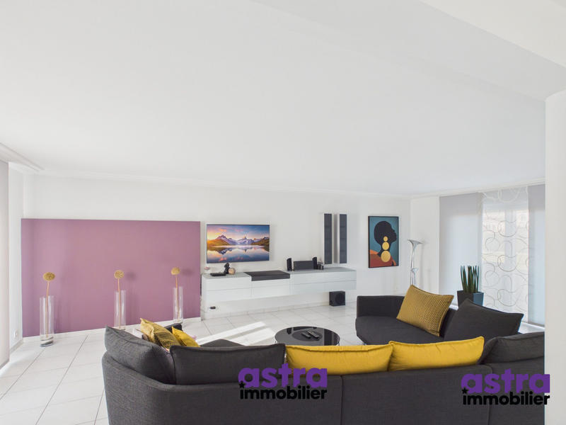 Maison - 137 m² - 5 pièces